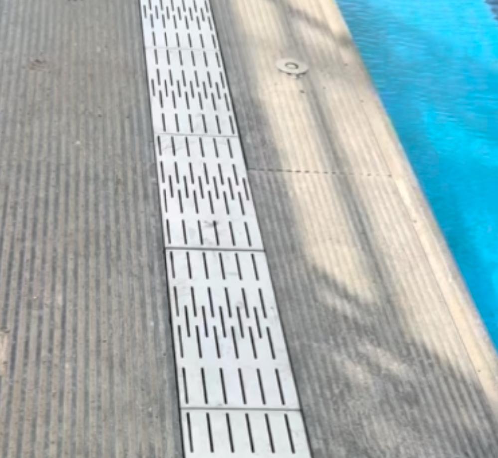 جريلات حمامات السباحة من الاستانلس ستيل 304 و 316